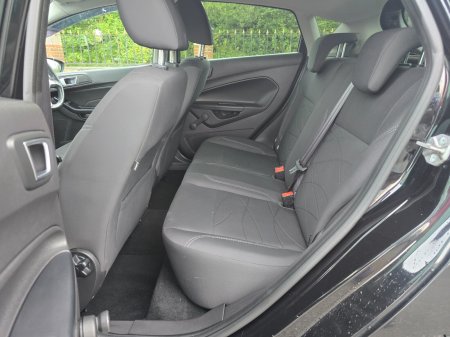 2014 Ford Fiesta - photo 21