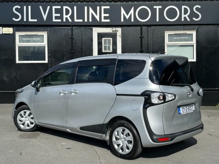 2017 Toyota Sienta - photo 3