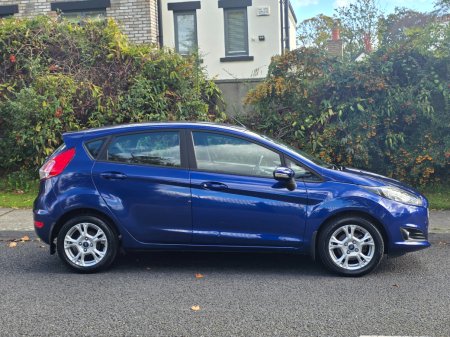 2014 Ford Fiesta - photo 2
