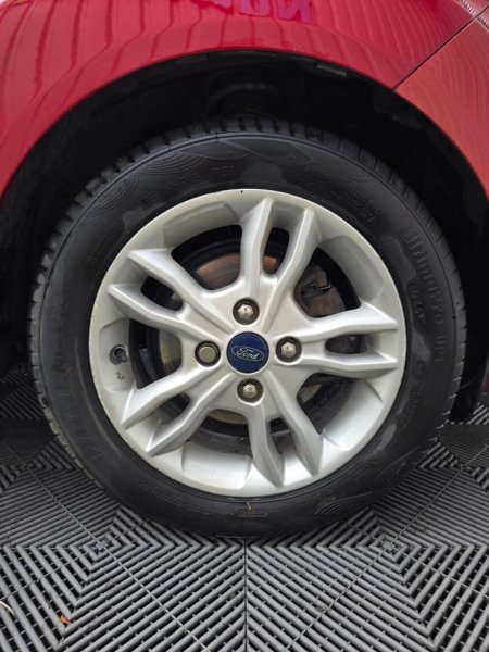 2015 Ford Fiesta - photo 8