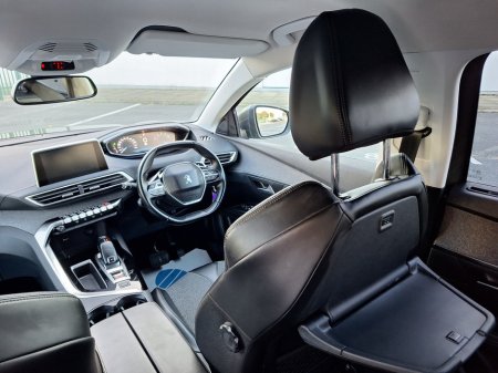 2018 Peugeot 5008 - photo 19