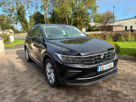 2023 Volkswagen Tiguan - photo 3