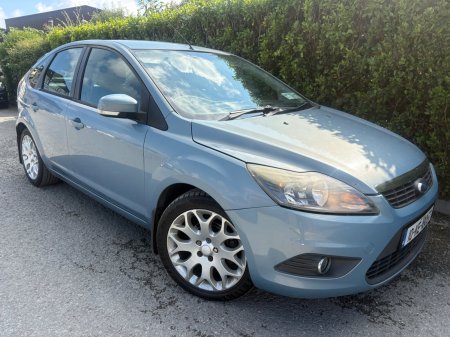 2010 Ford Focus - photo 2