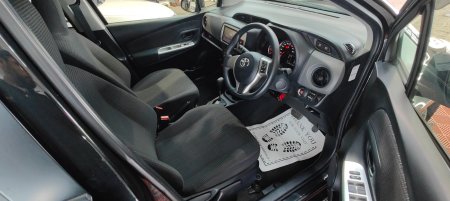 2014 Toyota Vitz - photo 25