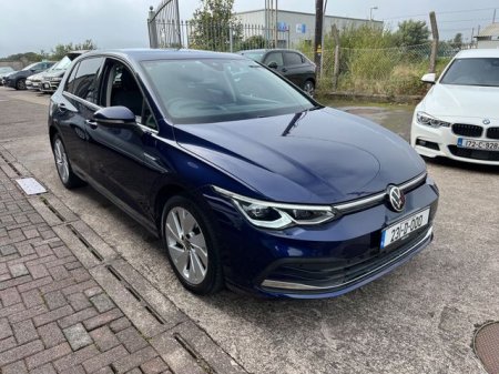 2023 Volkswagen Golf - photo 2