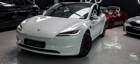 2025 Tesla Model 3 - photo 5