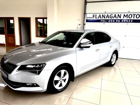 2017 Skoda Superb - photo 2