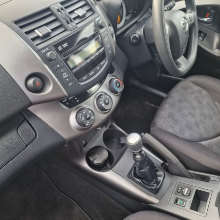 2011 Toyota RAV4 - photo 10