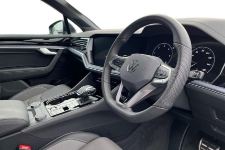2026 Volkswagen Touareg - photo 9