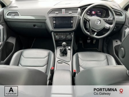 2020 Volkswagen Tiguan - photo 2