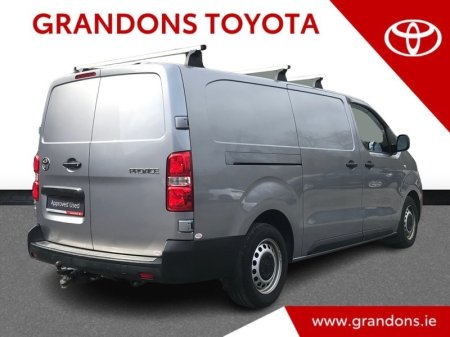 2025 Toyota Proace - photo 4