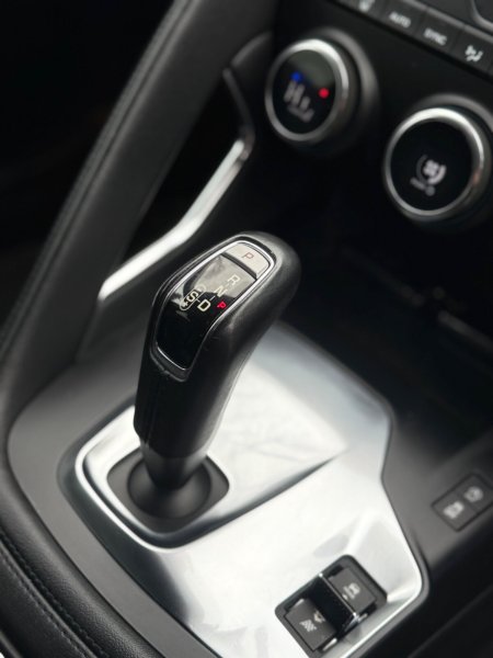 2019 Jaguar E-Pace - photo 23
