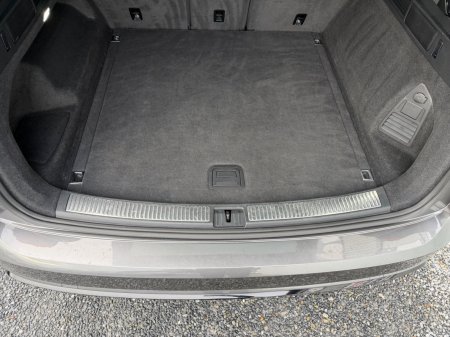 2019 Volkswagen Touareg - photo 6