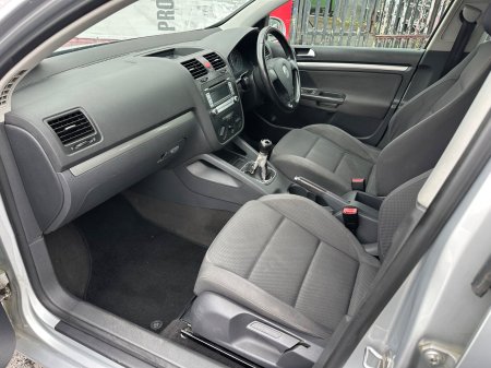 2005 Volkswagen Golf - photo 28