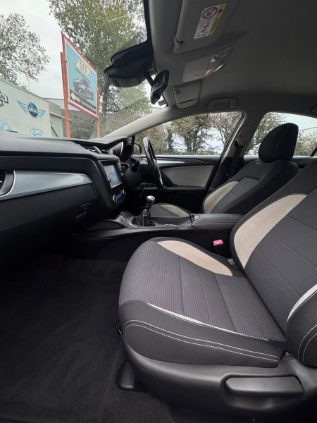 2016 Toyota Avensis - photo 20