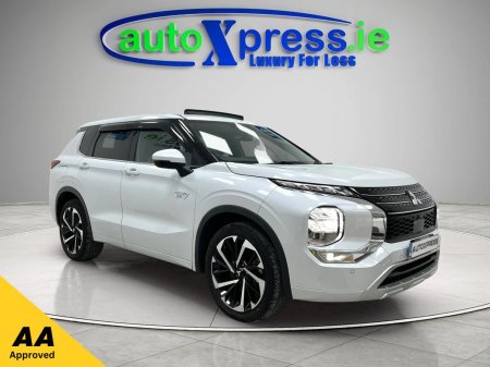 2023 Mitsubishi Outlander PHEV 4WD, Panoramic sunroof, 7 Seats, Low mileage