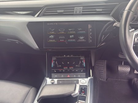 2020 Audi e-tron - photo 24