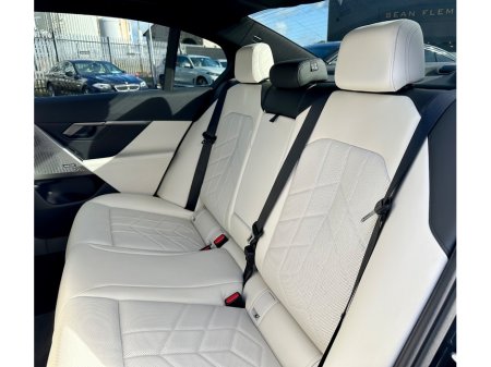 2026 BMW 5-Series - photo 23