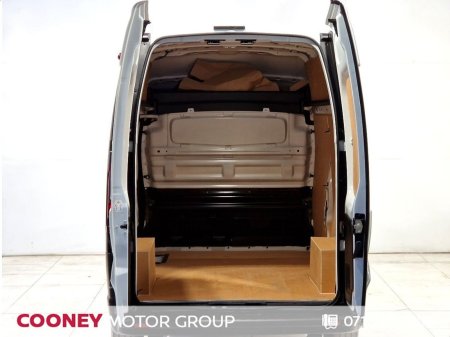 2027 Nissan Primastar - photo 18