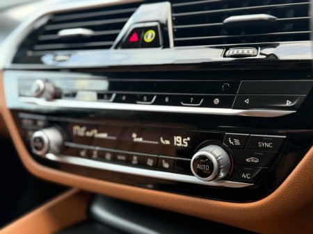 2023 BMW 5-Series - photo 24