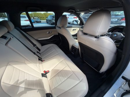 2022 BMW 3-Series - photo 30