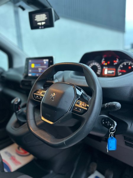 2020 Peugeot Partner - photo 9