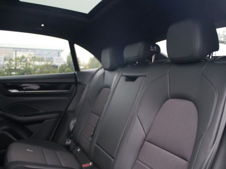 2026 Porsche Macan - photo 18