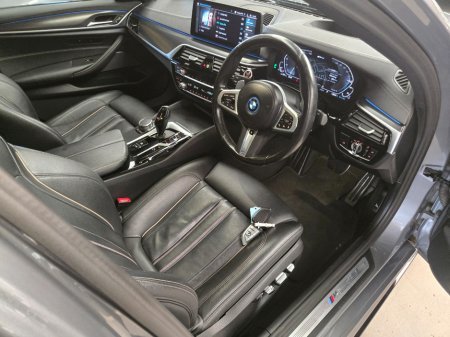 2023 BMW 5-Series - photo 18