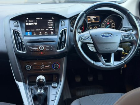 2017 Ford Focus - photo 11