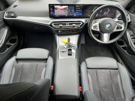 2022 BMW 3-Series - photo 10