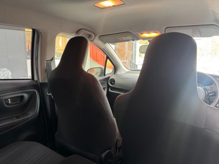 2019 Toyota Vitz - photo 20
