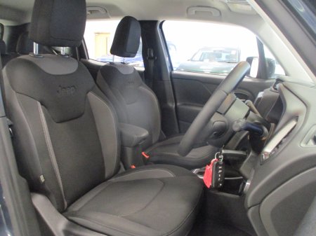 2025 Jeep Renegade - photo 12