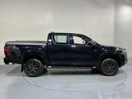 2024 Toyota Hilux - photo 8