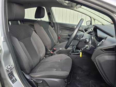 2016 Ford Fiesta - photo 11