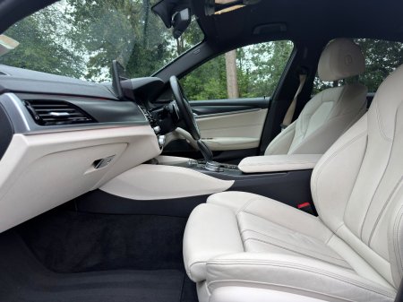 2021 BMW 5-Series - photo 9