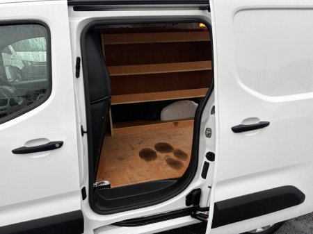 2020 Peugeot Partner - photo 11