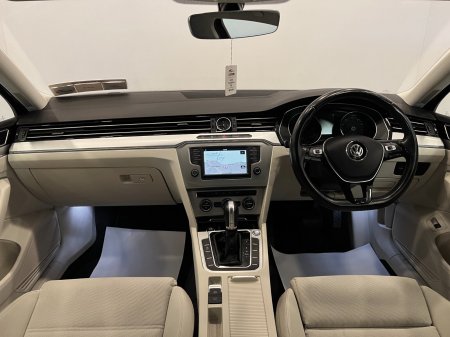 2019 Volkswagen Passat - photo 4
