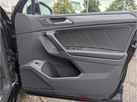 2020 Volkswagen Tiguan - photo 12