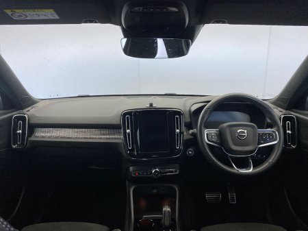 2021 Volvo XC40 - photo 2