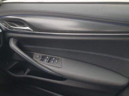 2022 BMW 5-Series - photo 23