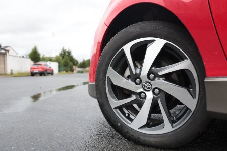 2015 Toyota Aqua - photo 4