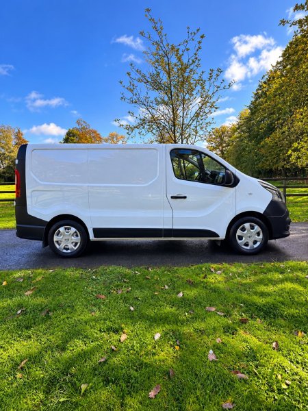 2018 Nissan NV300 - photo 2