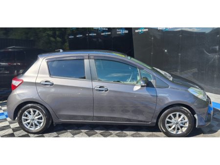 2017 Toyota Vitz - photo 22