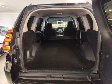 2018 Toyota Land Cruiser - photo 10