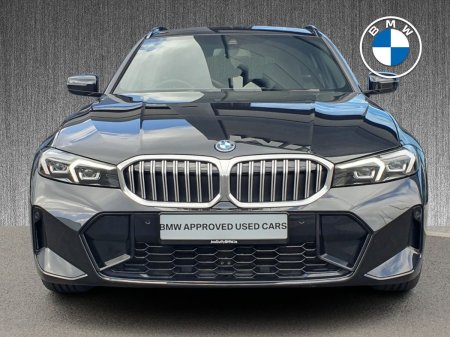 2025 BMW 3-Series - photo 16