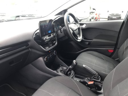 2020 Ford Fiesta - photo 2