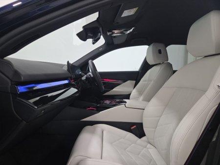 2026 BMW 5-Series - photo 7