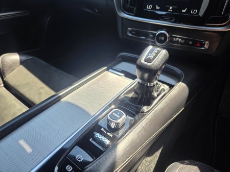 2017 Volvo S90 - photo 18