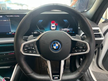 2025 BMW 3-Series - photo 9