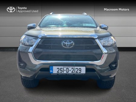 2025 Toyota Hilux - photo 5
